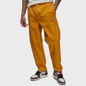 Air Jordan Essentials Statement Woven Pants Men’s Size Large Golden Yellow EUC